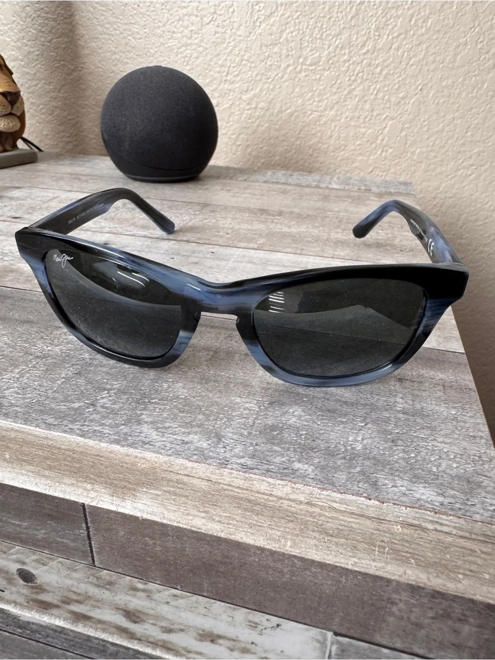 Maui Jim Black Gradient Lens Sunglasses with Brown Case